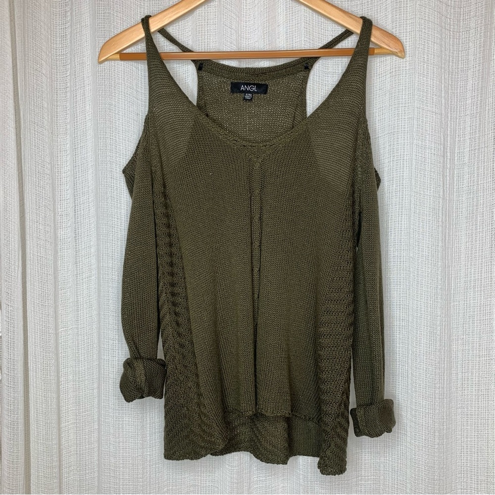 🔸Cable knit sweater